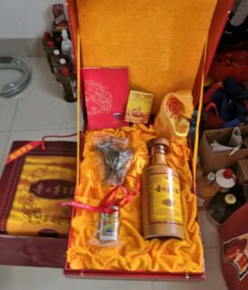 乌兰察布回收高档洋酒红酒名酒-回收兔年茅台酒瓶隐私保护 相关图片