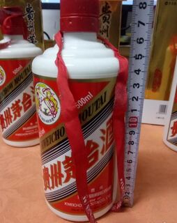 舟山定海十二生肖茅台酒瓶回收 名酒回收 相关图片