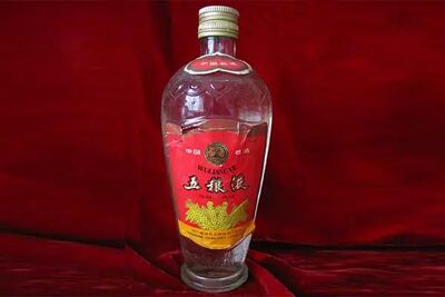 平定龙年茅台酒瓶回收 阳泉烟酒回收电话 相关图片