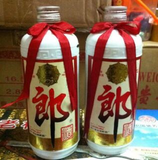 四平回收三十年茅台酒整箱53度茅台酒回收价格 相关图片