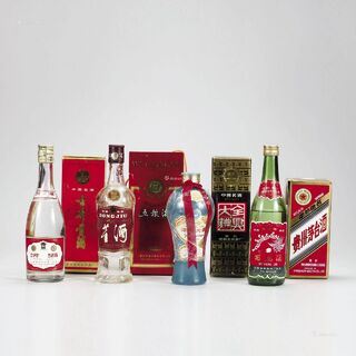 新泰精品茅台酒53度上门回收 年份茅台酒瓶回收 茅台酒回收 相关图片