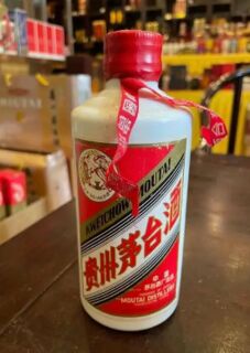 丹东高价回收30年茅台酒瓶-20年的茅台酒回收电话 相关图片