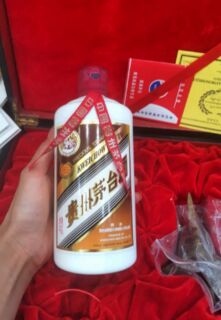 嘉兴马年茅台酒瓶回收-路易十三酒瓶盒子的电话 诚信收购 相关图片