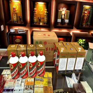 葫芦岛上门回收三十年茅台酒附近回收烟酒礼品电话 ͼƬ