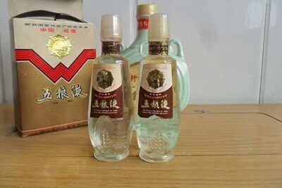 云浮飞天茅台空酒瓶 全市高价上门回收茅台空瓶摆件 茅台酒回收 相关图片
