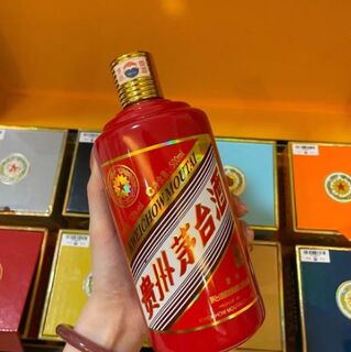 临沧市高价回收各类茅台酒瓶 茅台酒瓶手提袋临沧市上门回收电话 相关图片