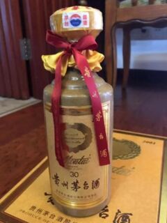 铜陵高价收茅台酒空瓶-21年的茅台酒回收电话 相关图片