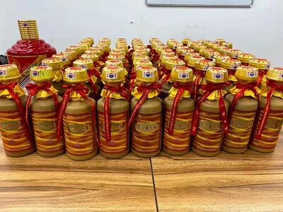 黄石市高价回收各类茅台酒瓶 茅台酒瓶子上门回收 相关图片