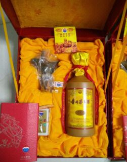 珠海高价大量回收15年30年的茅台酒瓶子-高价收洋酒红酒 相关图片