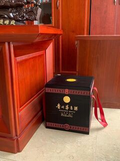 汉中本地回收50年茅台酒瓶的电话 长期高价回收各种茅台酒空瓶 相关图片
