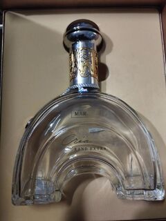 湖滨上门收购名酒瓶子 洋酒空瓶子回收 相关图片