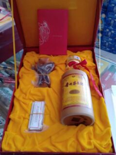 乌兰察布价高专业回收龙年茅台酒瓶子-回收洋酒轩尼诗酒瓶 相关图片